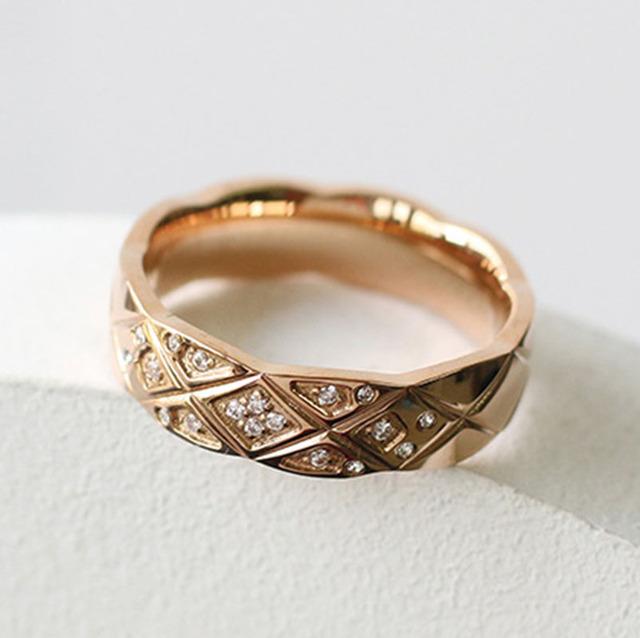 Трендовые стеганые кольца из нержавеющей стали AAA с покрытием без потускнения для женщин, классические ромбовидные хрустальные золотые пары