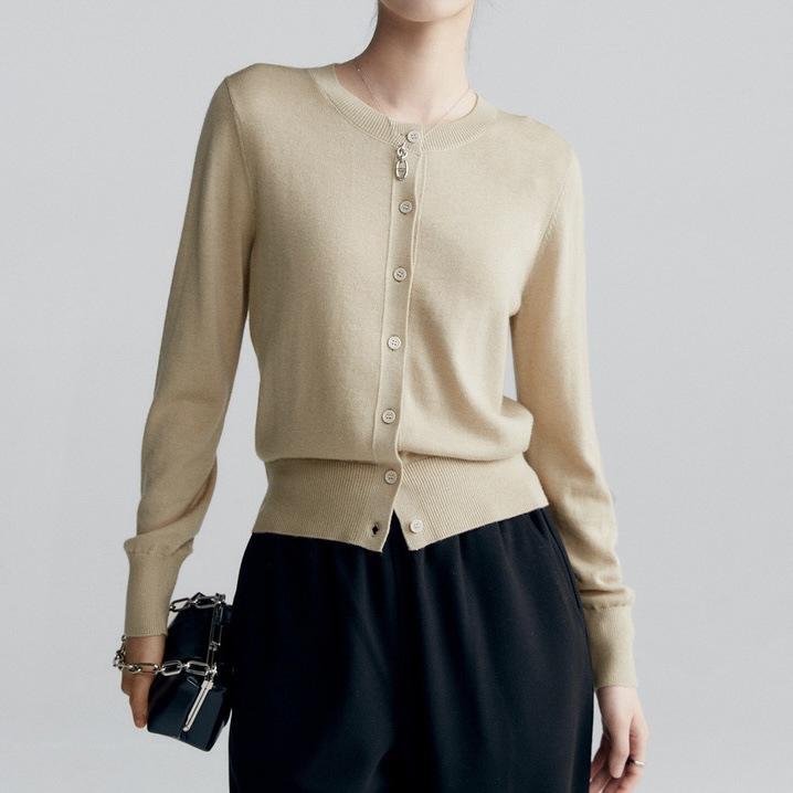 Spring and Autumn Fashion Temperament Versatile Thin Bottom Top Women's Design Sense Simple Casual Solid Color Crew Neck Knitted Cardigan