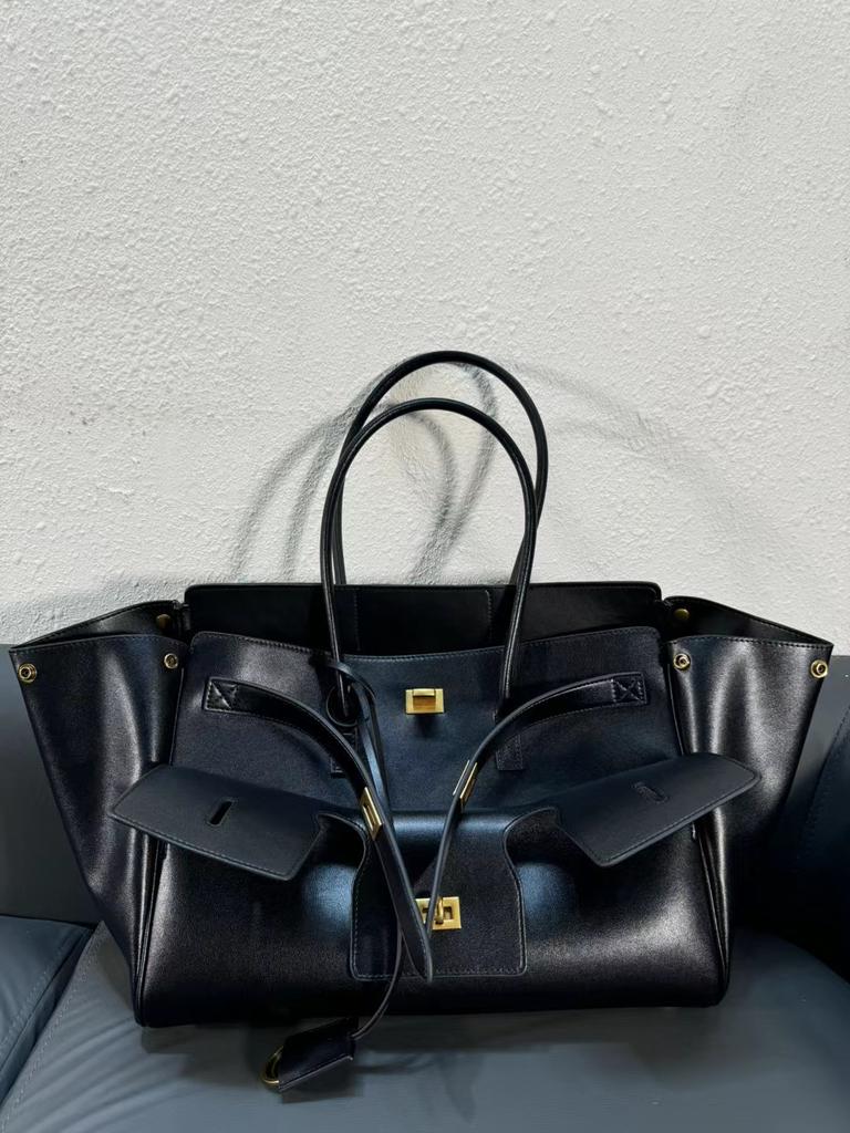 Нейтральная пикантная сумка для мотоцикла из коровьей кожи для девочек, новая большая вместительная сумка для поездок на работу на плечо с замком в стиле панк-тоут, сумка-крыло