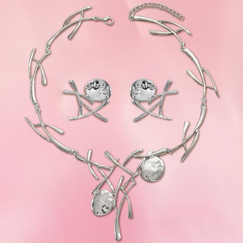 Винтажный комплект из ожерелья и сережек