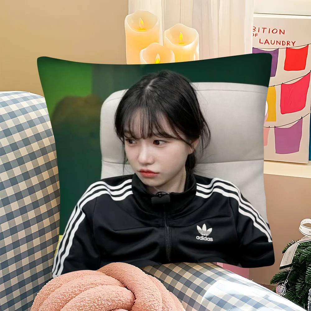 1Pc Cute 22-J-Jo Y-Yuri Pillow Case Fashion Square Pillowcase Bedroom Sofa Room Ins Decoration Leisure