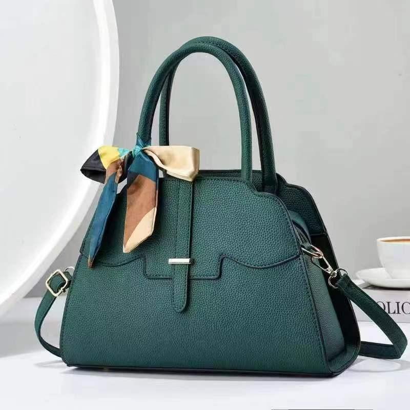 Trendy And Versatile Women's Tote Bag In Multiple Colors For Daily Fashion Needs