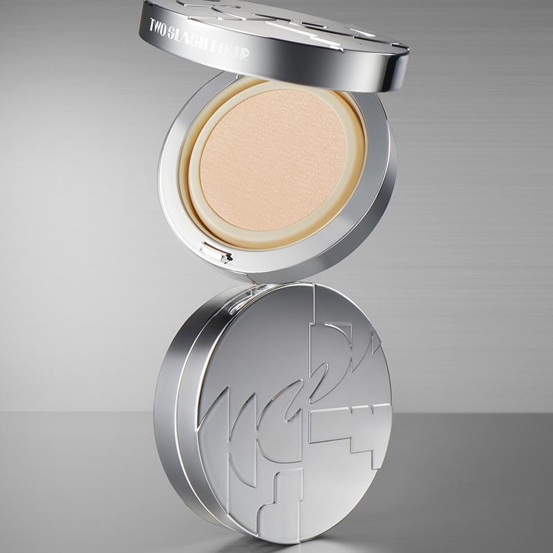 TWO SLASH FOUR Ангельская сатиновая пудра-кушон с рефилом SPF 50+ PA++++ 15 г * 2 шт.