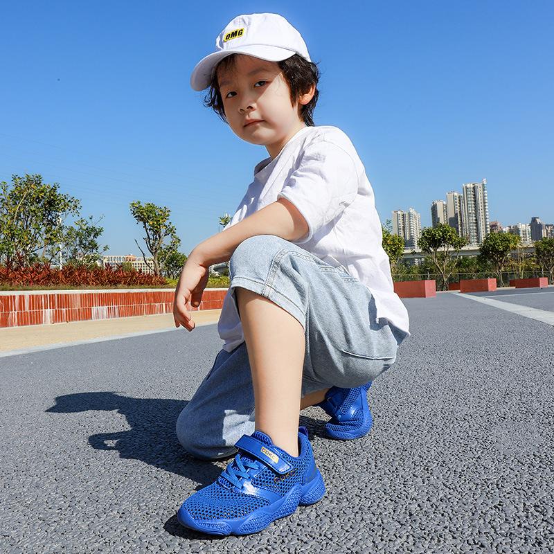 Children's hollow-out athletic shoes, new summer styles for boys, soft-soled and durable running shoes for older children