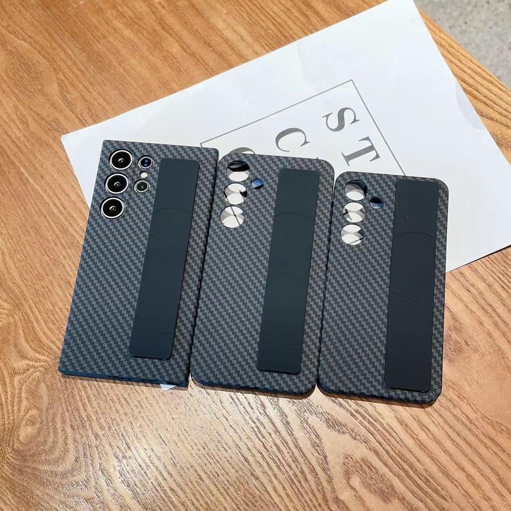 Применимо к чехлу для мобильного телефона Samsung s25ultra модный крутой узор из углеродного волокна браслет мужской s23plus жесткий чехол чехол