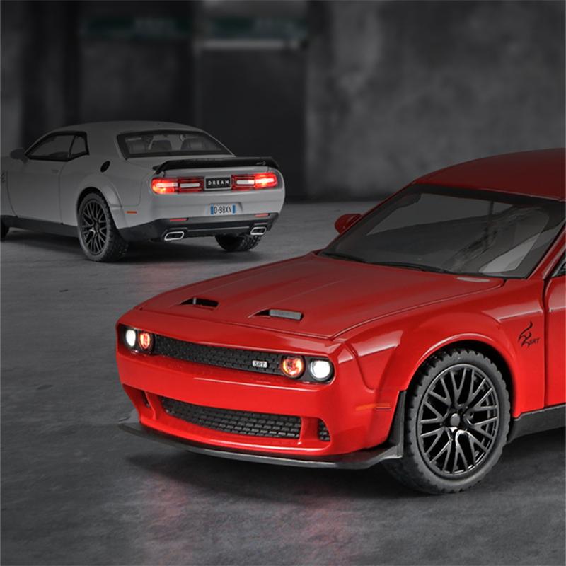 1/32 Dodge Challenger SRT Alloy Sports Car Model Simulation Diecast Metal Toy Muscle Car Model Sound and Light Children's Toys Gift