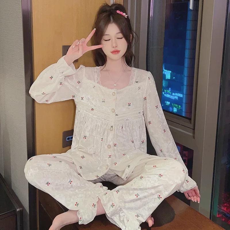 «Женский пижамный комплект Diamond Velvet 2024 года — плотный бархат золотого и кораллового цветов для осени и зимы»