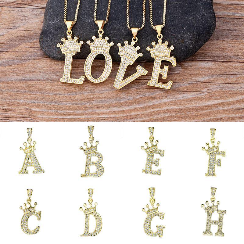 Элегантное ожерелье-подвеска с инициалами в виде короны и букв алфавита на золотой цепочке