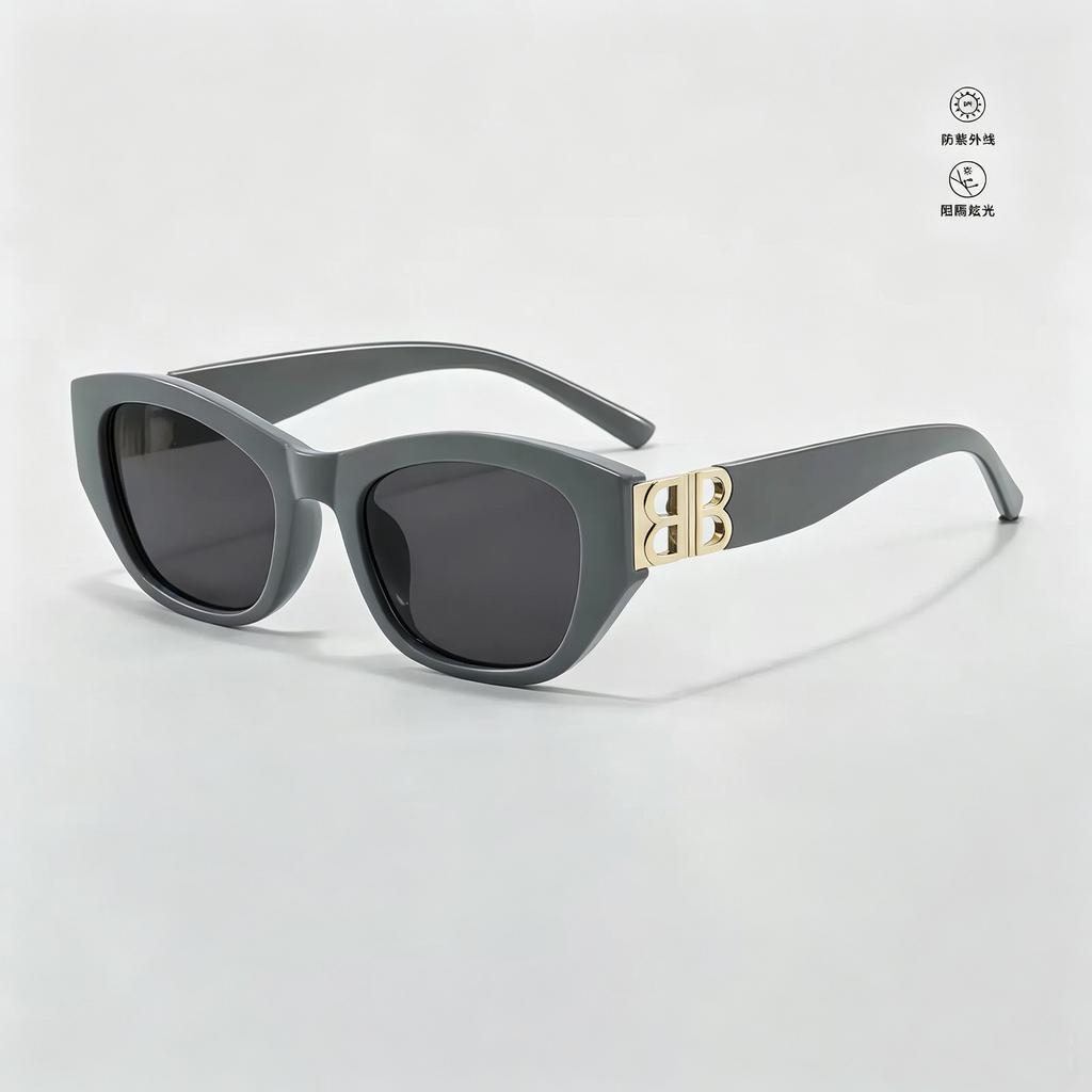 New Internet celebrity small frame European and American cat eye double B letter street shot super black ins sunglasses high-end sunglasses women