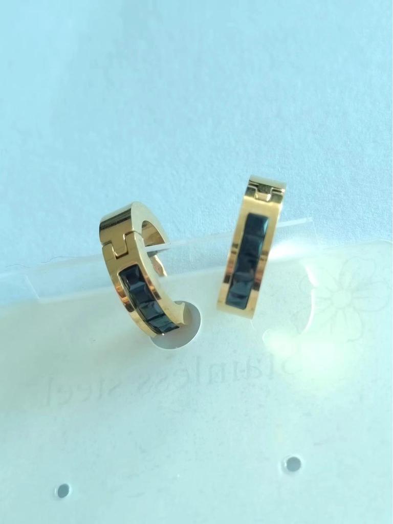Korean-Style Titanium Steel Flash Diamond Buckle Earrings for Men & Women