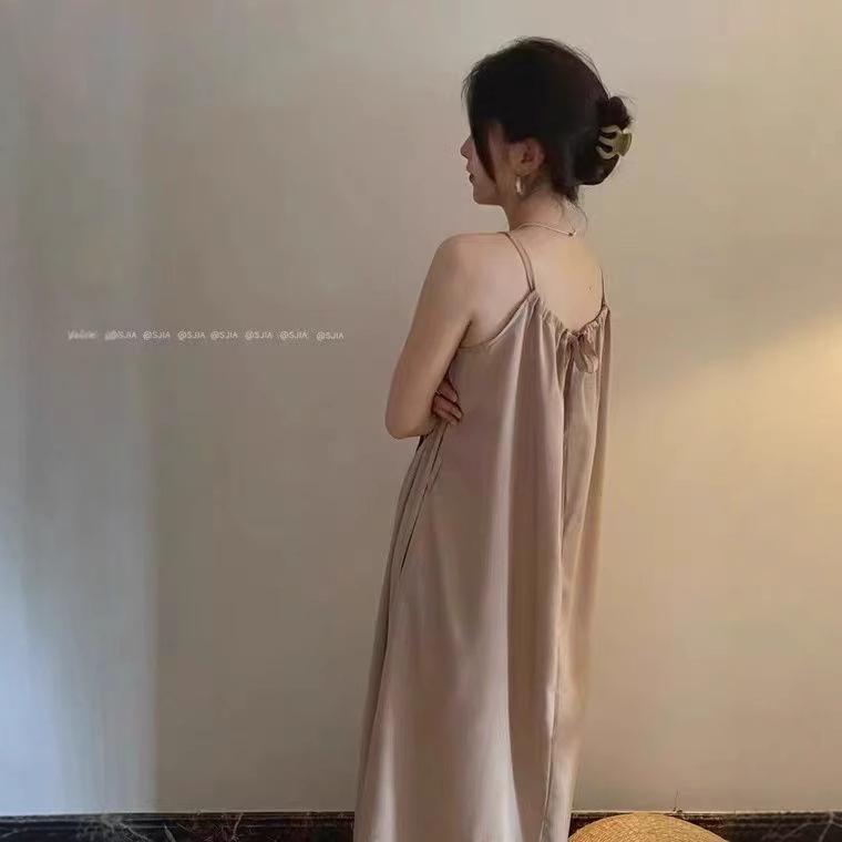Французское нежное платье А-силуэта на тонких бретелях с завязками и карманами - Коллекция Лето 2024