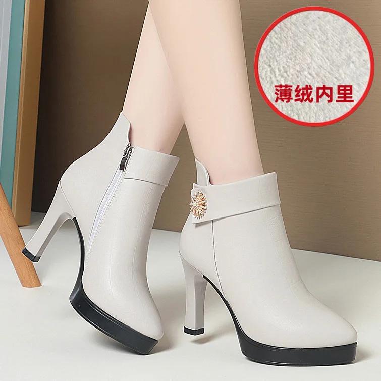 Модная осенняя женская обувь на платформе, новые ботильоны на шпильке с плюшевой подкладкой, зимняя мода, с острым носком, теплые женские короткие ботинки