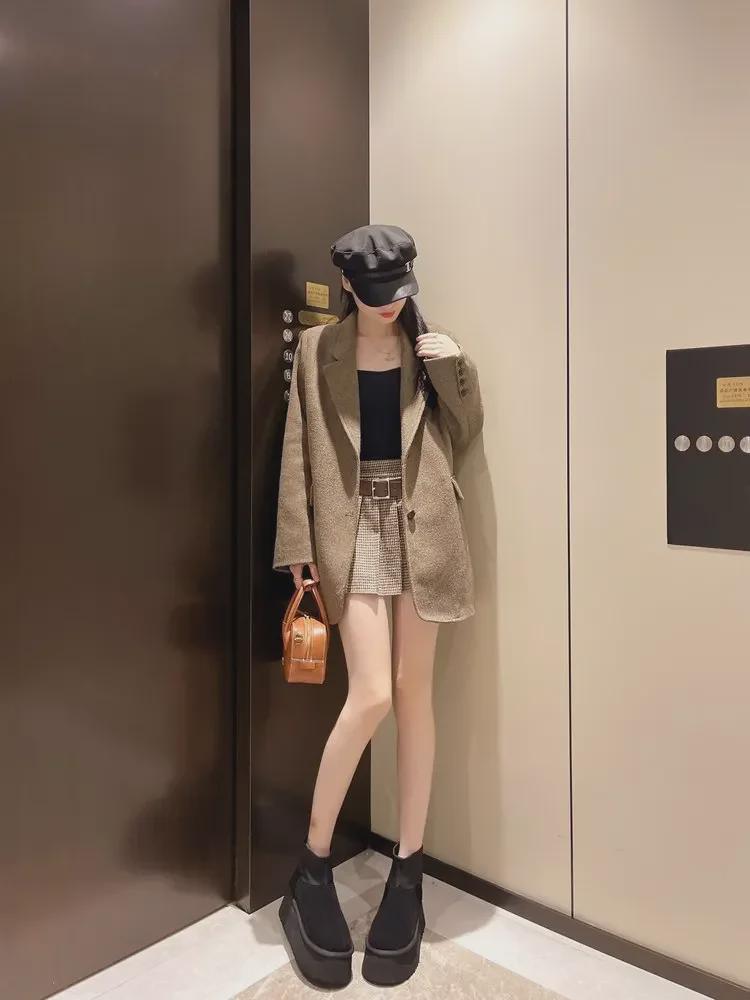 Женские европейские зимние ботинки на толстой подошве 2024 года: Мягкие, увеличивающие рост, теплые и модные короткие хлопковые туфли для зимы