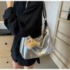 Повседневная сумка из мягкого материала в стиле ретро большой емкости, осенняя новая классическая атмосферная изысканная универсальная женская сумка