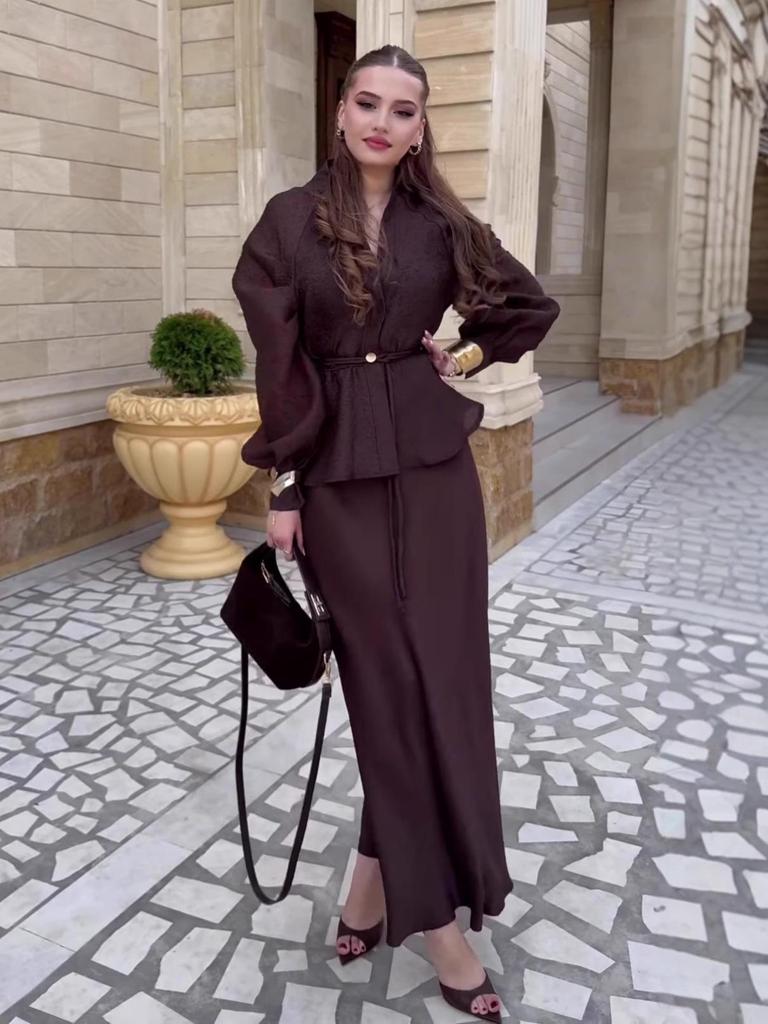 Осень 2025 г.: Женский кардиган с V-образным вырезом и длинным рукавом и юбка с высокой талией