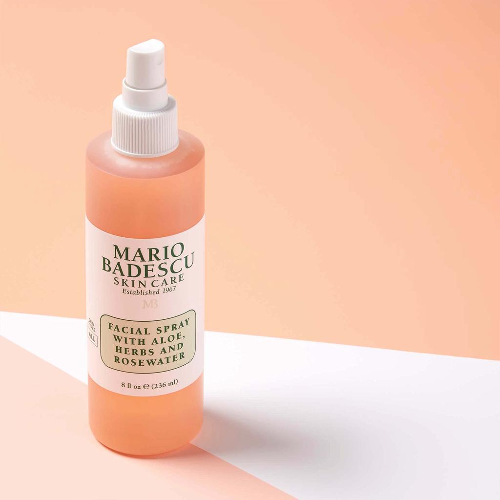 Mario Badescu Освежающий спрей для лица с алоэ, травами и розовой водой - Для всех типов кожи 236 мл / 8 унций (Параллельный импорт)