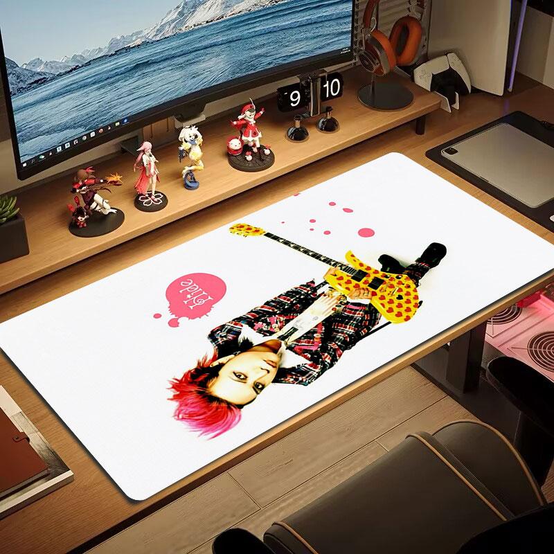 X JAPAN hide Mouse Pad, Large Gaming Desk Mat, Non-slip XXL Mousepad for Laptop & Tablet, Mini PC Playmat with Stitched Edges