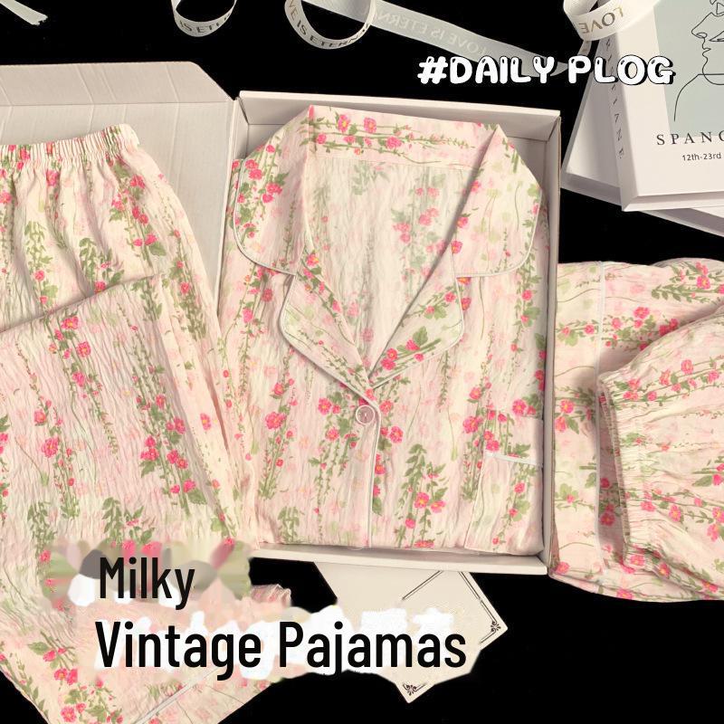 Летняя хлопковая пижама в клетку с цветочным принтом: Женский комплект из трех предметов с коротким рукавом в японском стиле - милая домашняя одежда в стиле интернет-знаменитостей.