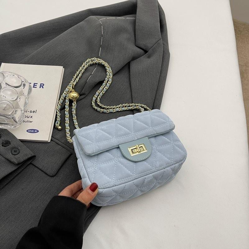 Chic Quilted Chain Crossbody Bag For Women In Stylish Colors Perfect For Spring And Summer