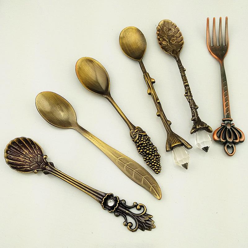 Vintage Spoon Fork 6-piece Cutlery Set Mini Royal Style Metallic Gold Carved Fruit Teaspoon Coffee Snack Dessert Fork Kitchen Tools