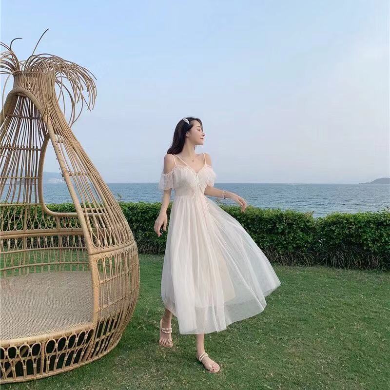 Нежное платье средней длины на подтяжках Платье феи Модное платье на подтяжках