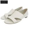 Beautiful Leather Flat Sandals for Women, Ivory, Size 35 1/2 Shoes 35 1/2 IvoryUsed