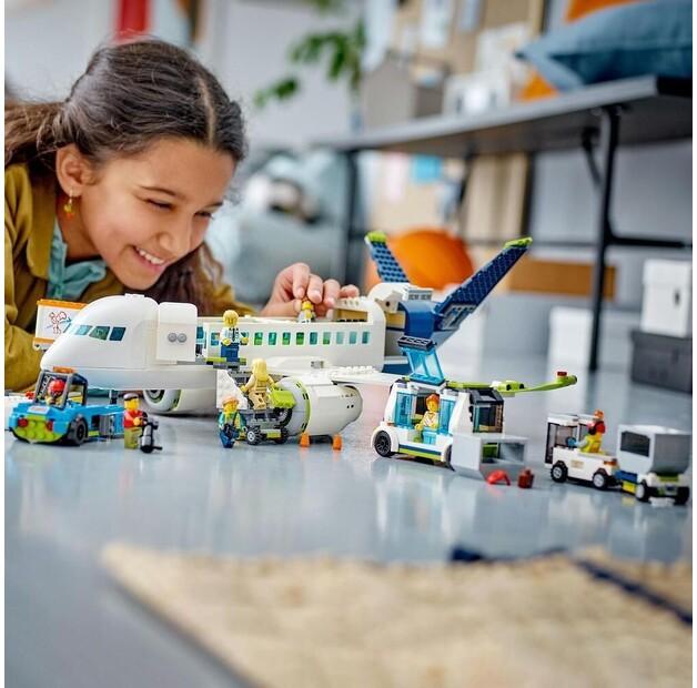 LEGO City 60367 Пассажирский самолет