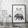 Плакат с геометрией медведя в стиле dotwork