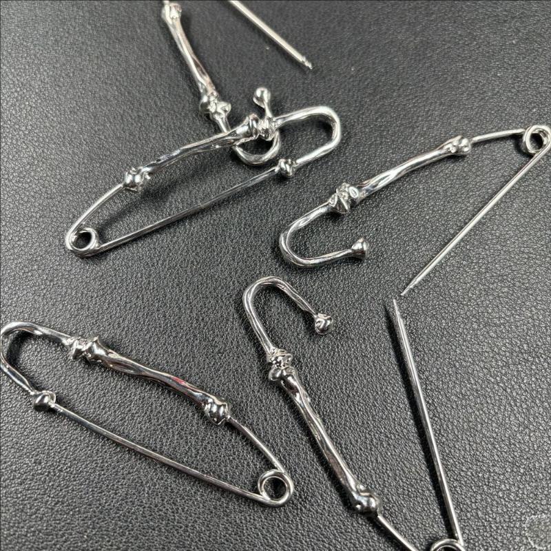 Punk Rock Metal Brooches Irregular Bone Design Badge for Jacket Suit Fashion Accessory Unisex Gift