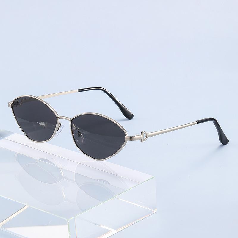 New high-end sunglasses UV-proof metal polygonal sunglasses women's retro fashion show thin sun protection