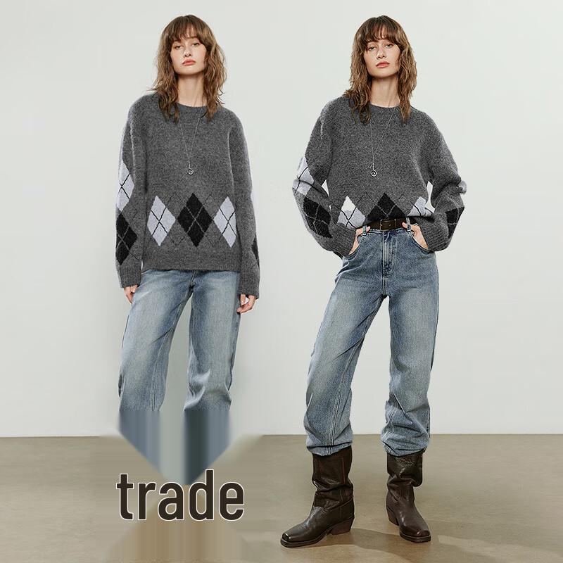 Chuyu Women's Diamond Pattern Round Neck Sweater