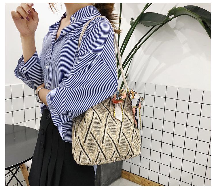 Женская соломенная сумка SCIONE с шелковым шарфом