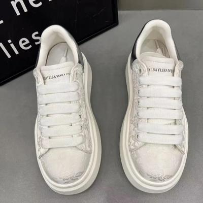 Модные женские кроссовки на толстой подошве, увеличивающие рост, на плоской платформе, резиновые туфли с принтом, модные, нескользящие, износостойкие 2024