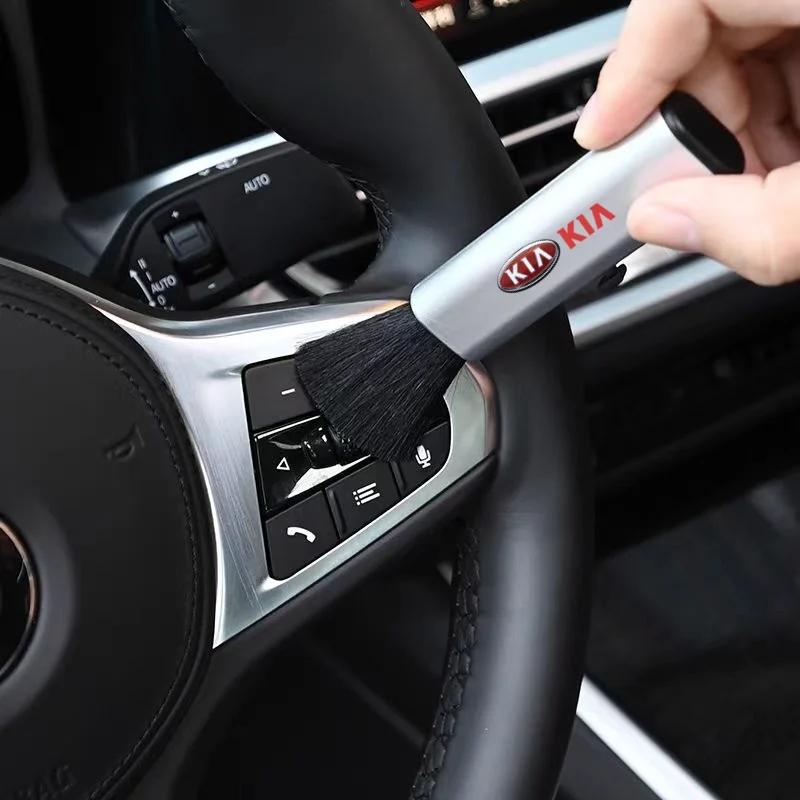 RGC1 Car Air Vent Cleaning Brush Retractable Dust Cleaner for KIA Cerato Rio Ceed Sportage Soul Picanto Car Accessories