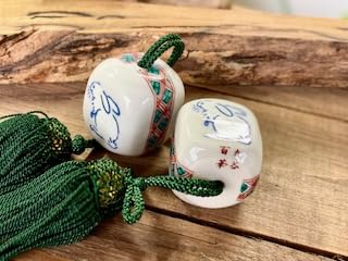 Кутани "Музыка ветра" Белый кролик Красная роспись Мелкий узор