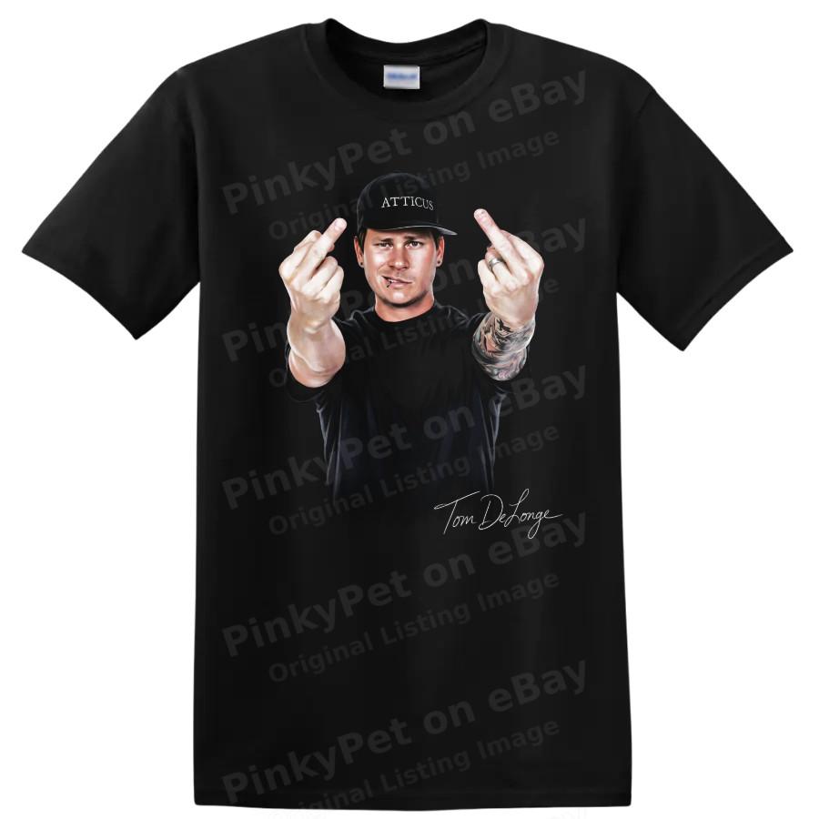 Tom DeLonge Pop Punk Music Middle Finger T Shirt Tribute Fan Tee