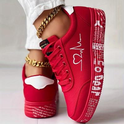 Женские повседневные кроссовки с принтом в виде сердечек, прогулочные туфли на мягкой подошве на платформе со шнуровкой, универсальные туфли для свиданий с низким берцем