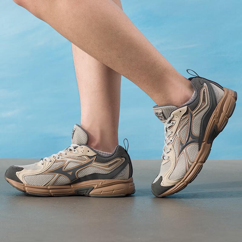 Mizuno Нейтральные всесезонные шоссейные кроссовки для бега D1GH2406-02