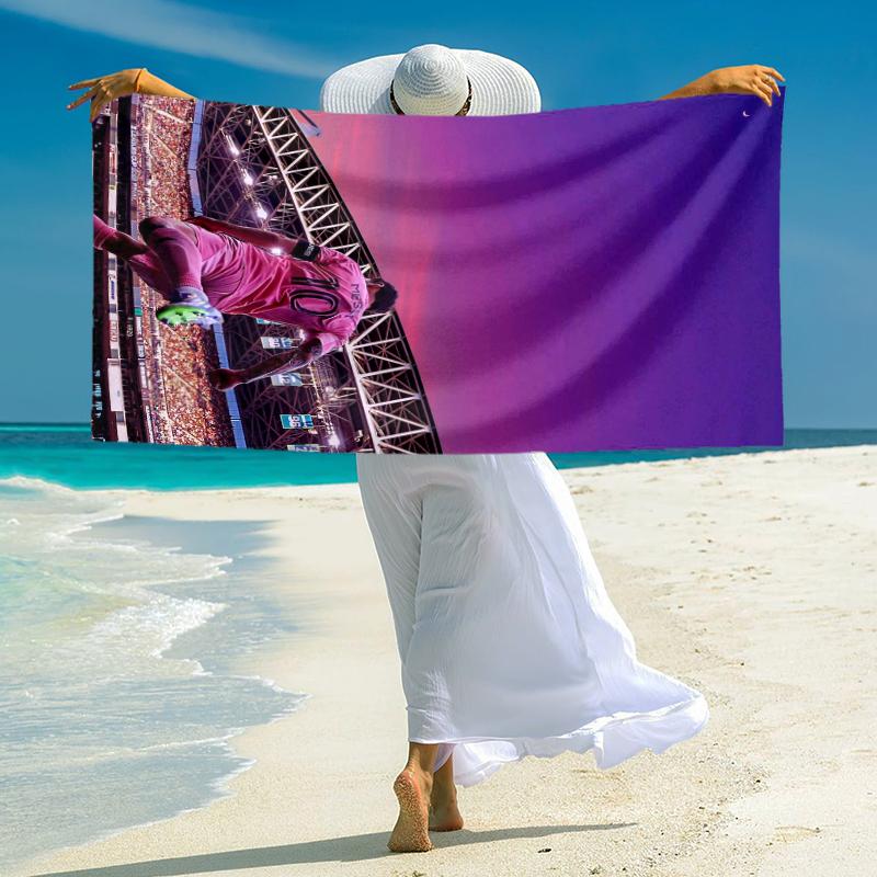 1pc Football Player Action Microfiber Quick Dry Beach Towel Absorbent Soft Oversized Sand Free Towel for Travel Pool Gym Swimming Yoga 20a166
