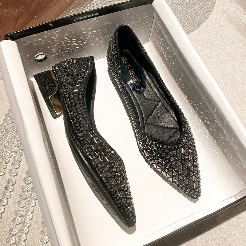 Туфли женские серебристые со стразами, сексуальные туфли на красной подошве, женские осенние туфли-балетки с полной инкрустацией, большого размера 43, женские балетки 2025