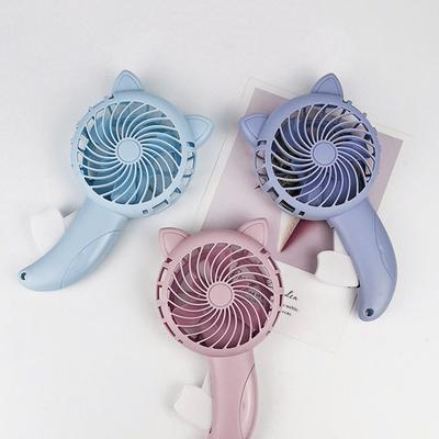Ручной вентилятор с рисунком из мультфильма и отверстием для шнурка. Кошачье ухо. Сильный ветер. Три лопасти. Мини-портативный вентилятор без батареи. Милый тихий ручной вентилятор.