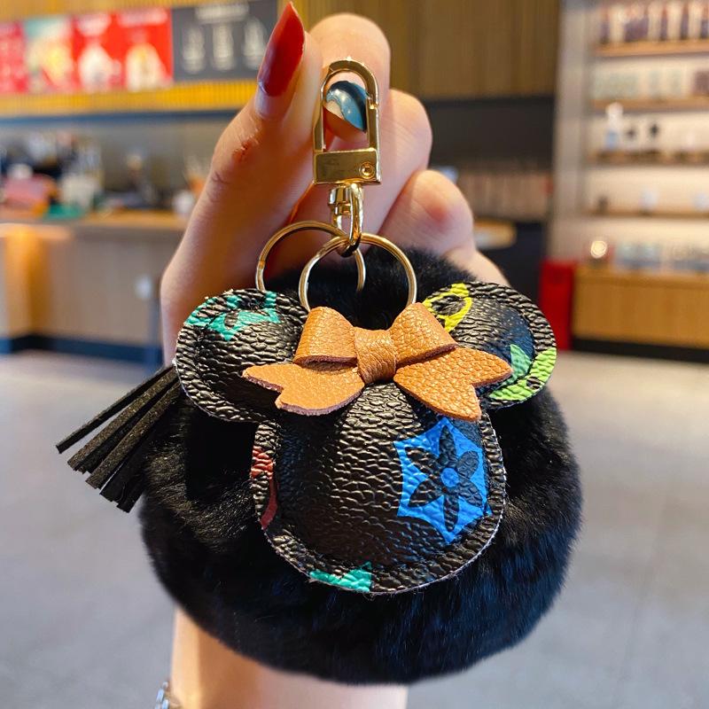 Изысканный классический кожаный брелок-подвеска для автомобиля в виде старого цветка с милым шариком и мультяшным мехом кролика рекс для женских сумок