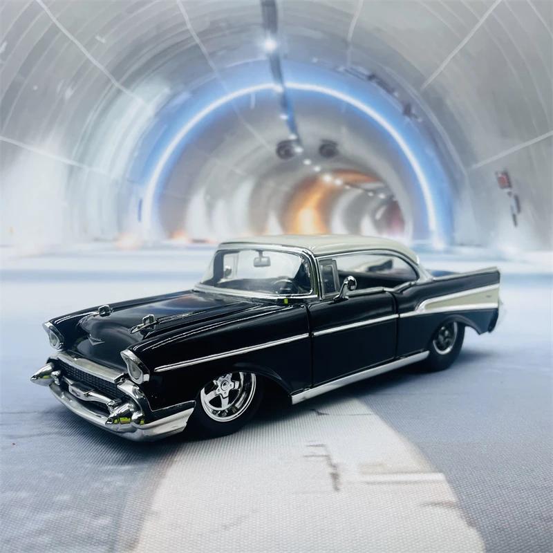 Jiada 1:24 1961 Chevrolet Impala Classic car simulation Alloy collection car model for children's birthday gifts31