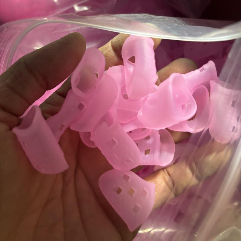 Children's Non-Slip Silicone Guitar Finger Sleeves for Left Hand - String Protection & Practice Accessory