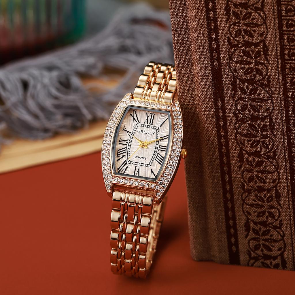 Mini dial ladies' watch, creative European and American fashion bracelet watch, new versatile, retro and trendy style