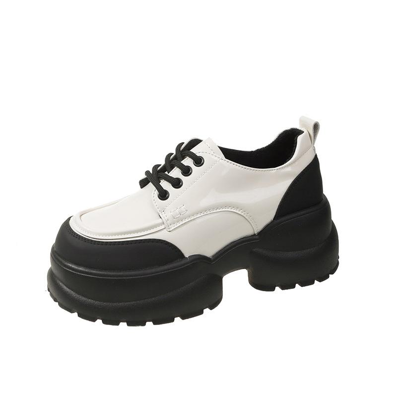 Небольшой мужчина в туфлях на платформе Muffin, женские туфли 2024 года, новый британский стиль, модные повседневные туфли на шнуровке, небольшие кожаные туфли