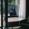 Хэллоуин Темноволосый Призрак на Балконе Домашний Декор Украшение Окна Декор Наклейка на Окно