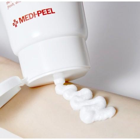 MEDIPEEL Red Lacto Collagen Clear 2.0 Упругая очищающая пенка для лица 300 мл