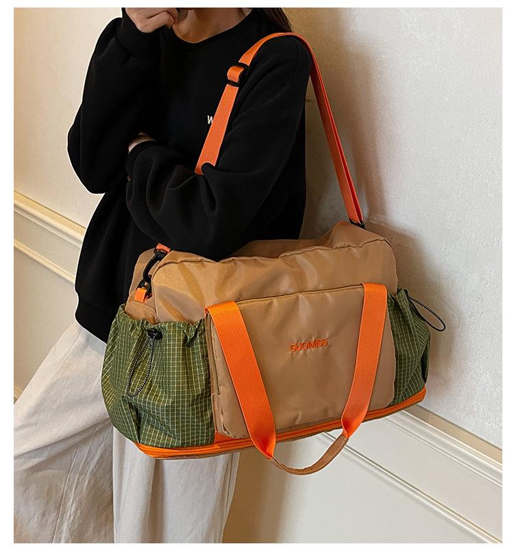 Expandable Women's Travel and Gym Bag with Wet/Dry Separation - Foldable, Crossbody, Perfect for Yoga and Sports.