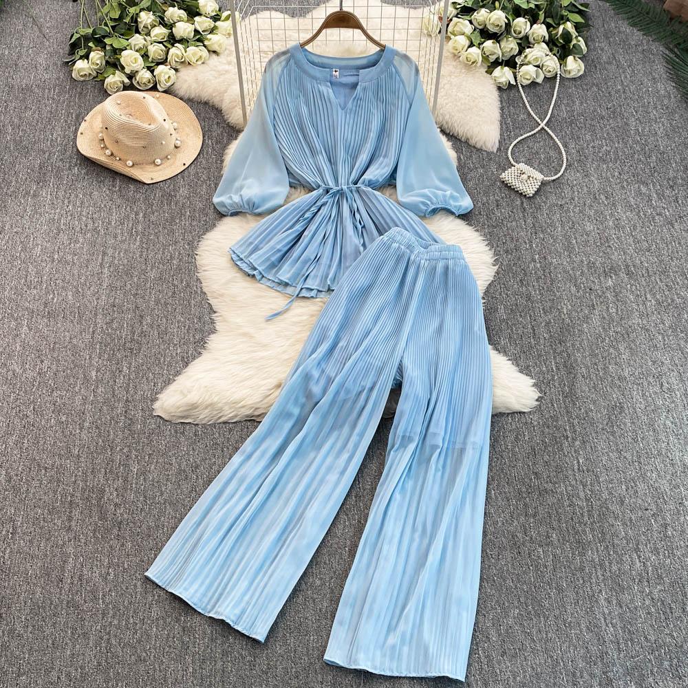 Весна-лето Женский плиссированный комплект из двух предметов Элегантная шифоновая блузка с V-образным вырезом и драпировкой + широкие брюки с высокой талией Костюм из 2 предметов для женщин Новый